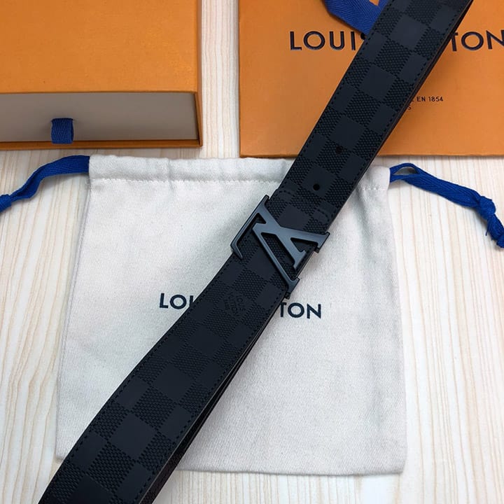 Nhận diện địa chỉ mua dây nịt Louis Vuitton nam chính hãng chuẩn uy tín